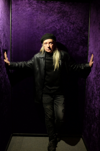 KPL, Cyril (en mode "le violet me va comme un gant")